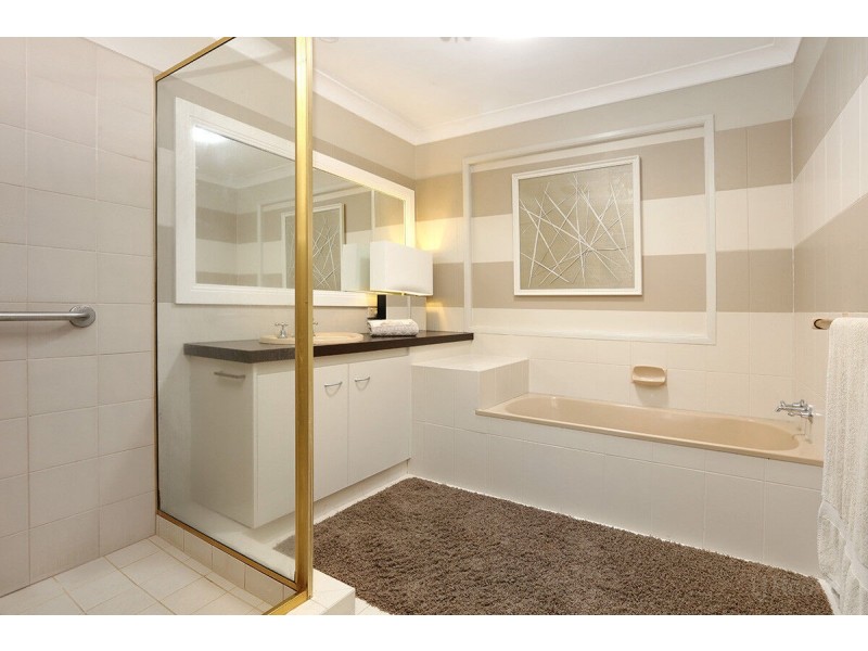 30 Nalkari Street, Coombabah QLD 4216