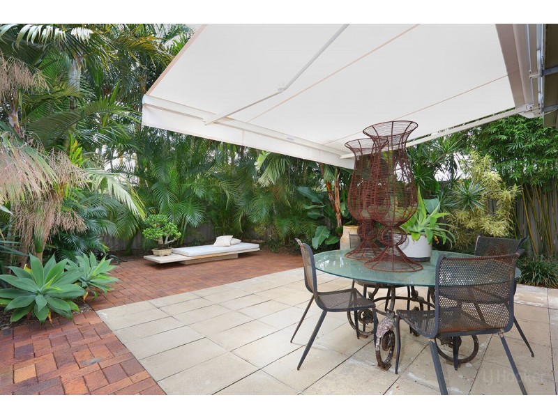 30 Nalkari Street, Coombabah QLD 4216