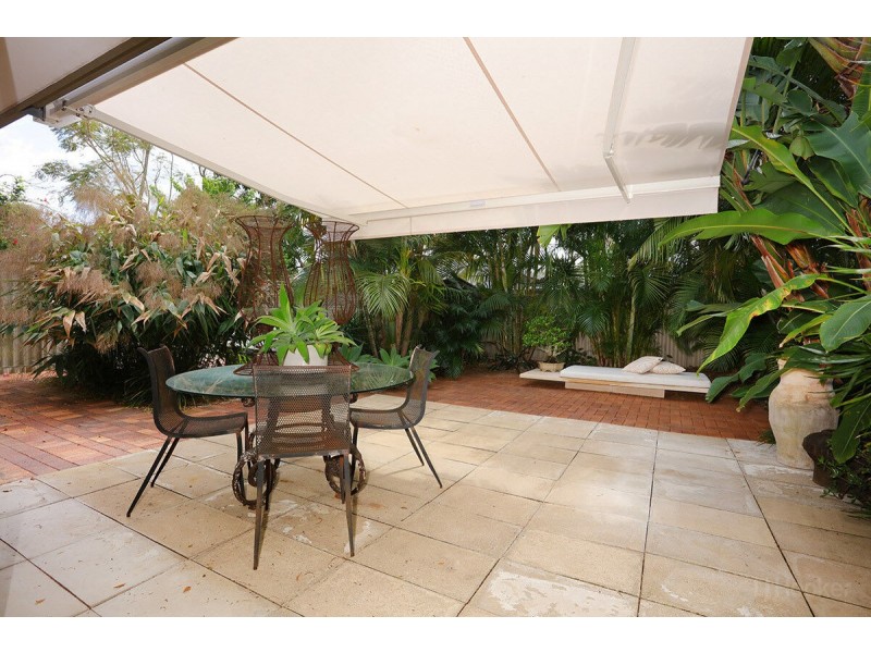 30 Nalkari Street, Coombabah QLD 4216