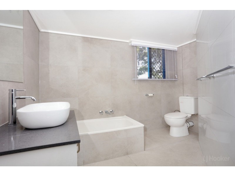 2/249 Bayview Street, Hollywell QLD 4216