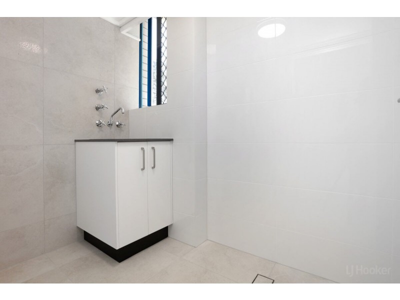 2/249 Bayview Street, Hollywell QLD 4216