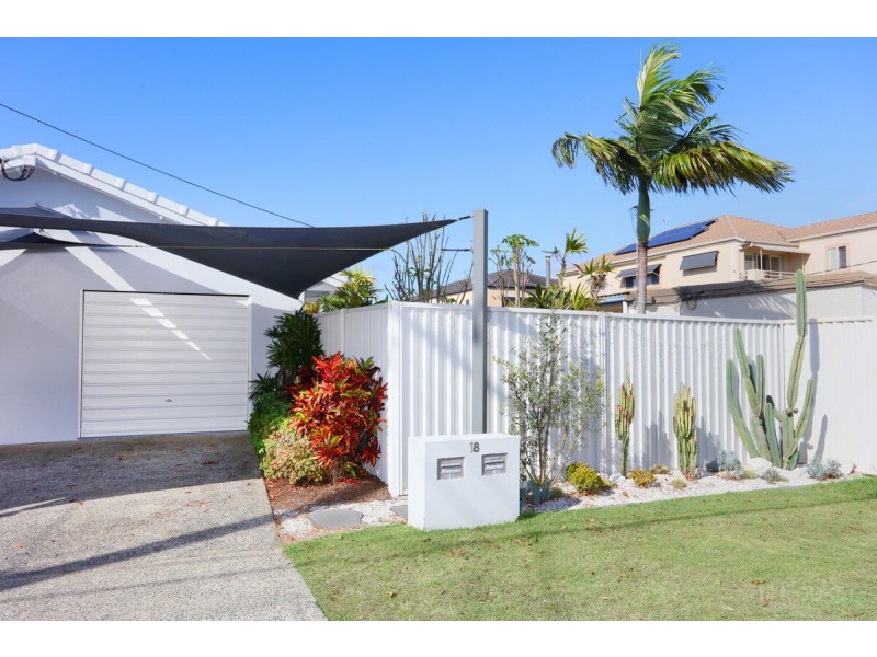 2/18 Nankeen Avenue, Paradise Point QLD 4216