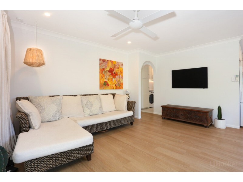 2/18 Nankeen Avenue, Paradise Point QLD 4216