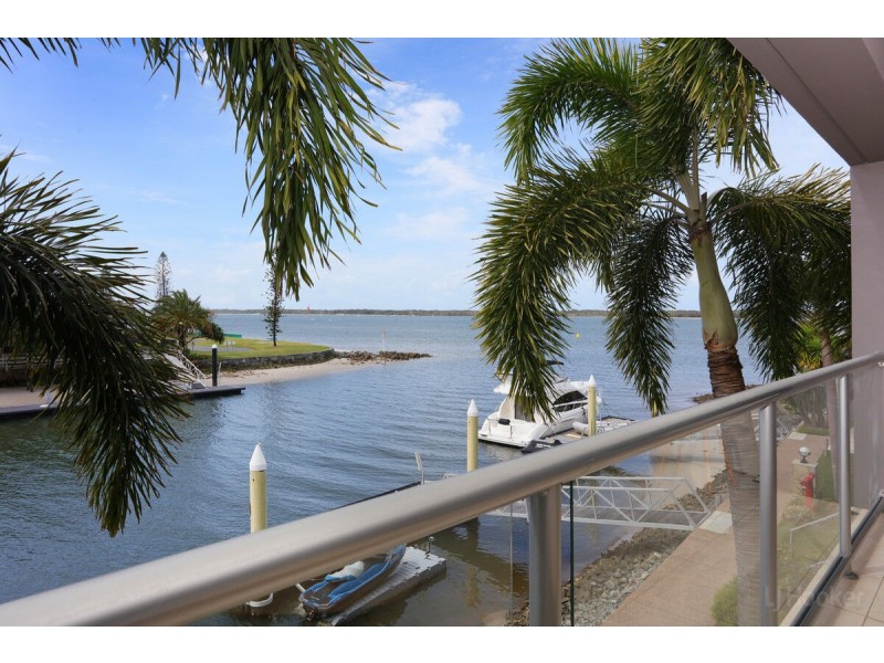 7/36 Oatland Esplanade, Runaway Bay QLD 4216