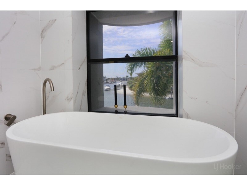 7/36 Oatland Esplanade, Runaway Bay QLD 4216