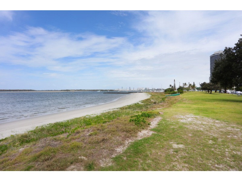7/36 Oatland Esplanade, Runaway Bay QLD 4216