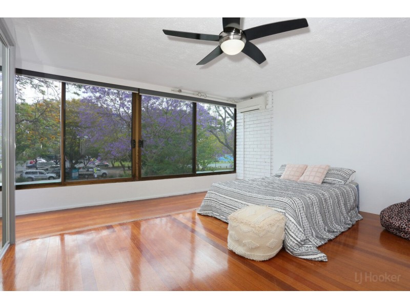 10/2 T E Peters Drive, Broadbeach Waters QLD 4218