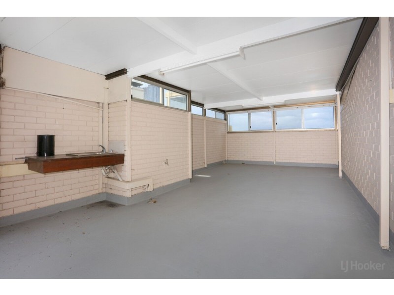 10/2 T E Peters Drive, Broadbeach Waters QLD 4218