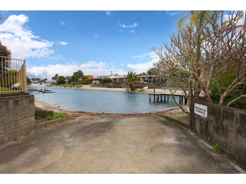 10/2 T E Peters Drive, Broadbeach Waters QLD 4218