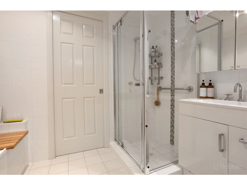 4/427 Oxley Drive, Runaway Bay QLD 4216