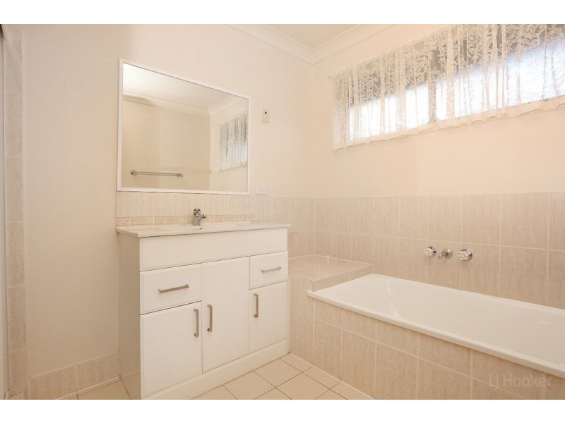 24 Numbat Court, Coombabah QLD 4216