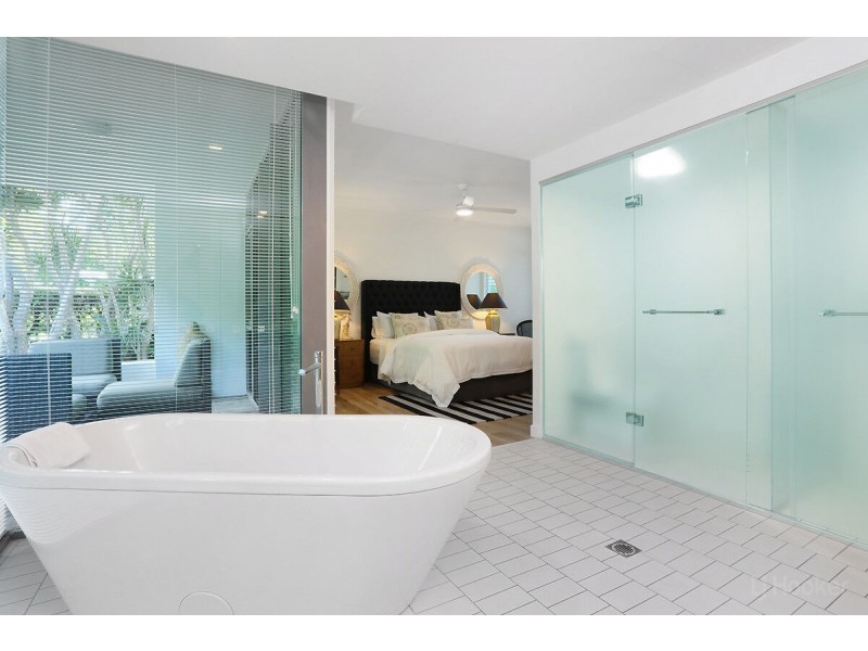 6101/2 Ephraim Island, Paradise Point QLD 4216