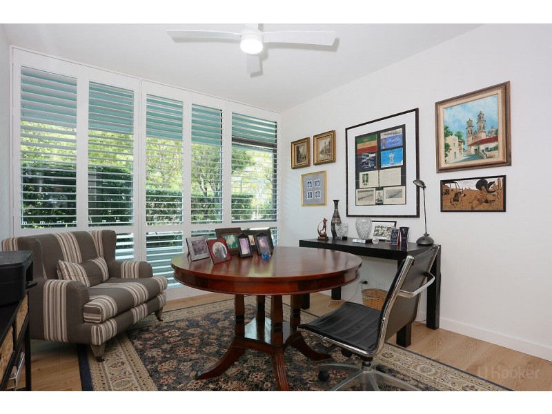 6101/2 Ephraim Island, Paradise Point QLD 4216