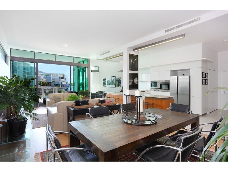 6101/2 Ephraim Island, Paradise Point QLD 4216