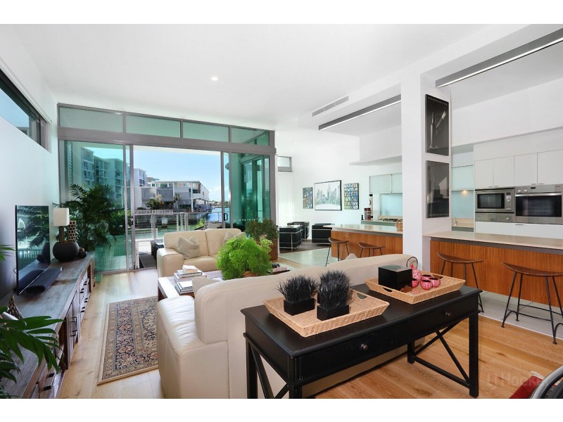 6101/2 Ephraim Island, Paradise Point QLD 4216