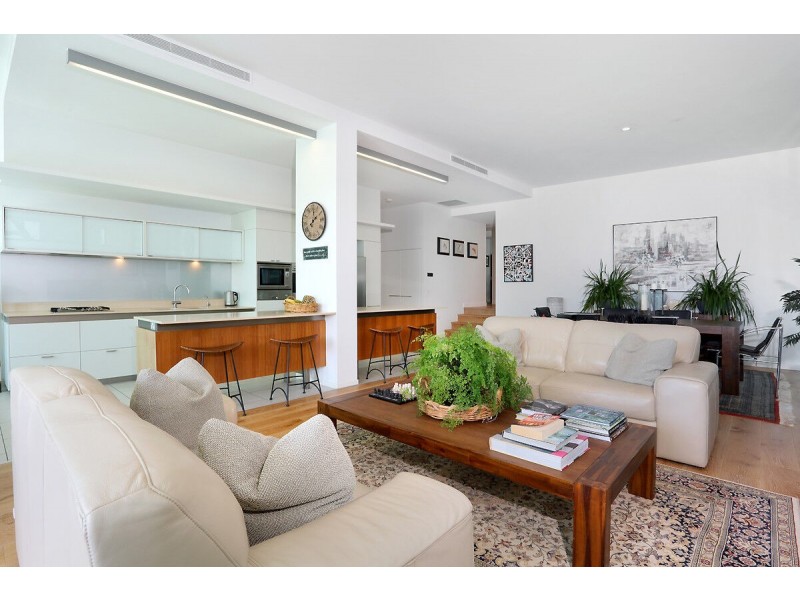 6101/2 Ephraim Island, Paradise Point QLD 4216