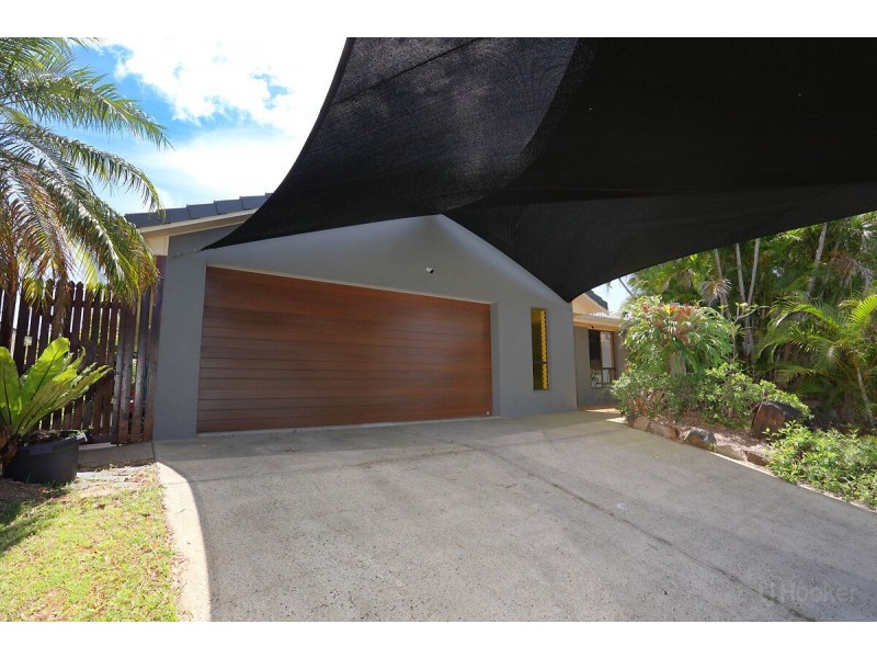 55 Matthew Flinders Drive, Paradise Point QLD 4216