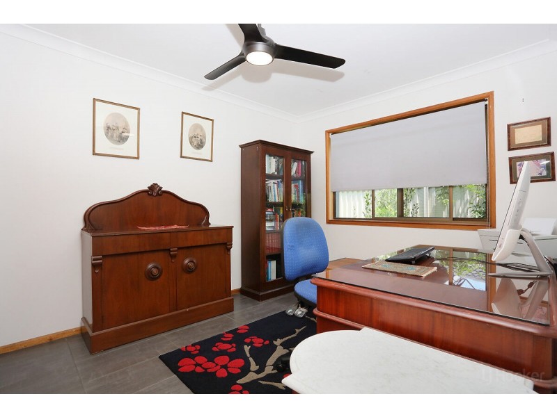 55 Matthew Flinders Drive, Paradise Point QLD 4216