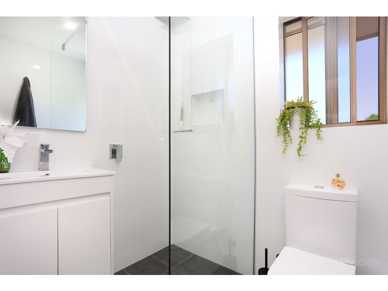 55 Matthew Flinders Drive, Paradise Point QLD 4216