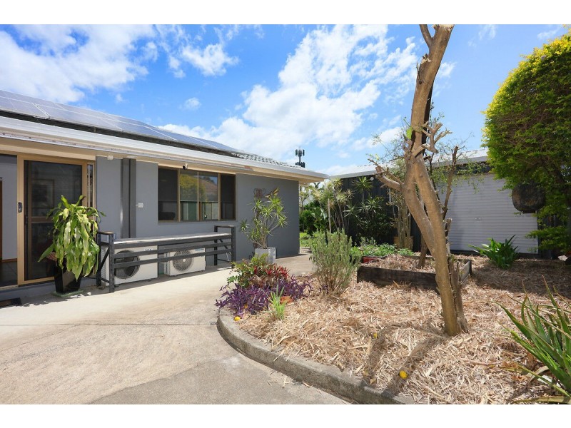 55 Matthew Flinders Drive, Paradise Point QLD 4216