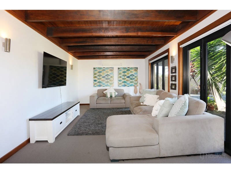 10 Barrine Crescent, Coombabah QLD 4216