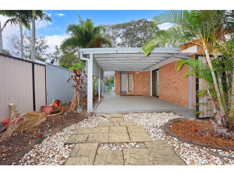 2/49 Morinda Way, Labrador QLD 4215