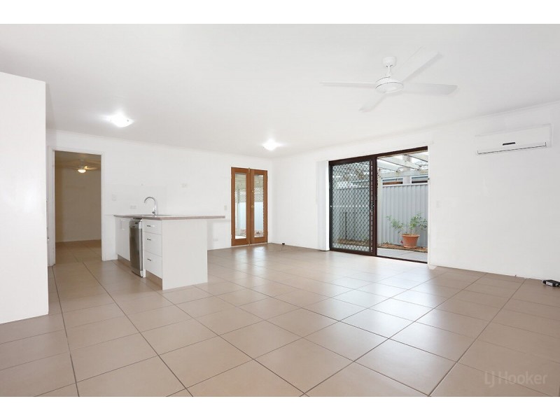2/49 Morinda Way, Labrador QLD 4215