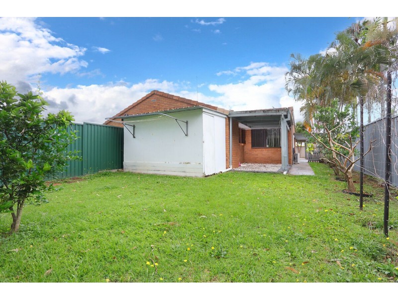 2/49 Morinda Way, Labrador QLD 4215