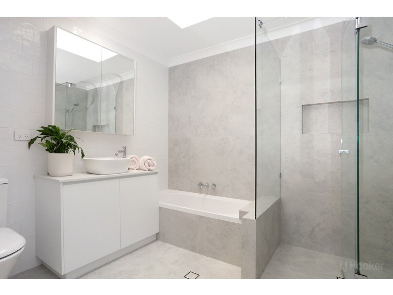 33/400 Pine Ridge Road, Coombabah QLD 4216