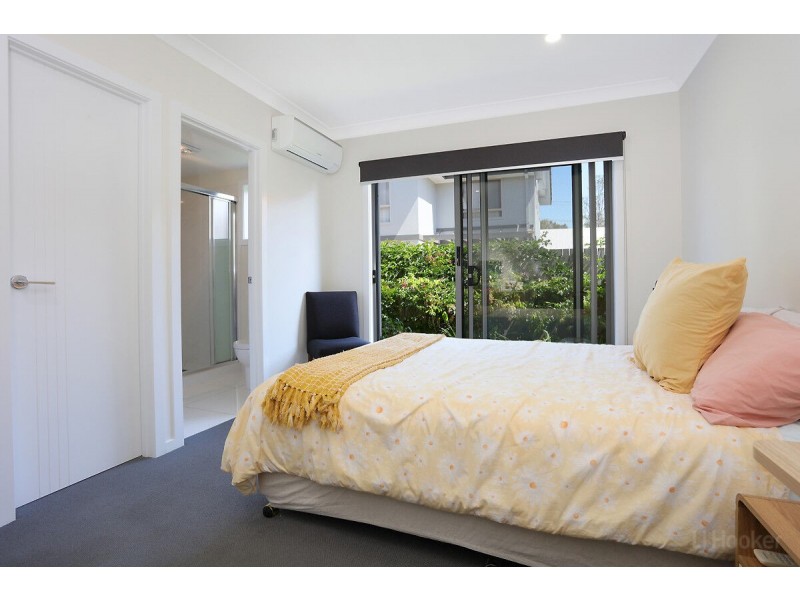 2/43 Harley Street, Labrador QLD 4215