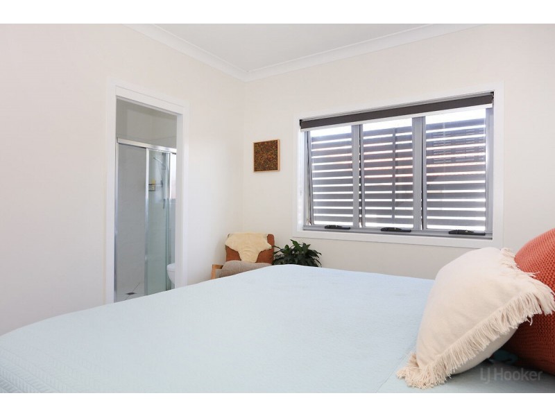 2/43 Harley Street, Labrador QLD 4215