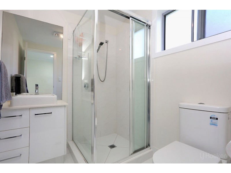 2/43 Harley Street, Labrador QLD 4215