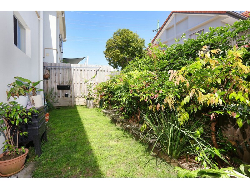 2/43 Harley Street, Labrador QLD 4215