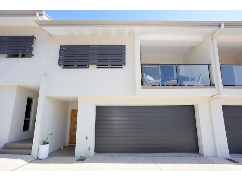 2/43 Harley Street, Labrador QLD 4215