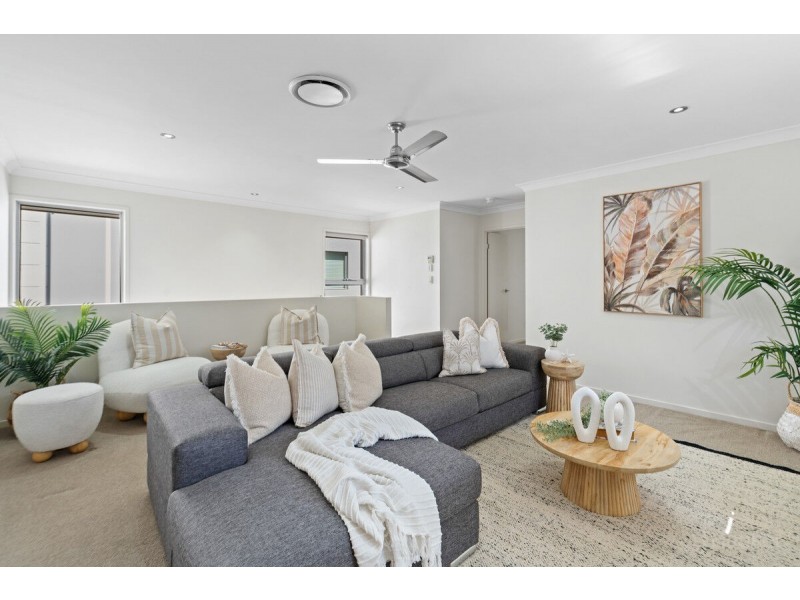 72 River Links Boulevard East, Helensvale QLD 4212