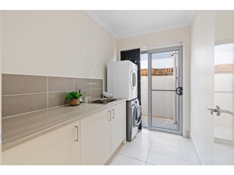 72 River Links Boulevard East, Helensvale QLD 4212
