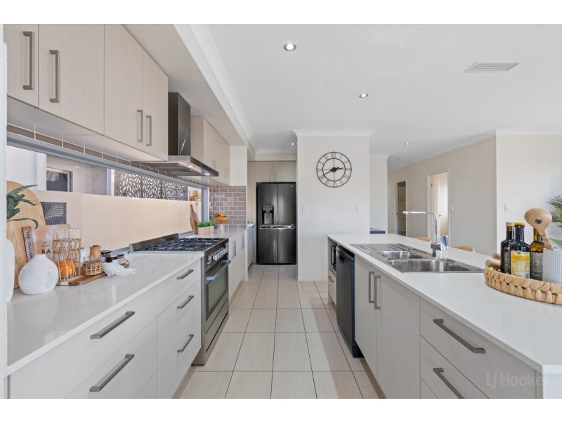 72 River Links Boulevard East, Helensvale QLD 4212