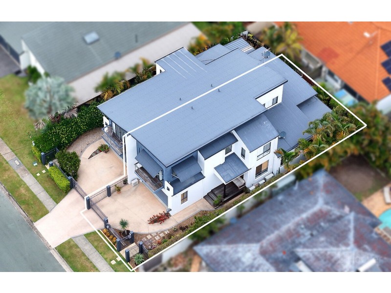 2/40 Markham Avenue, Runaway Bay QLD 4216