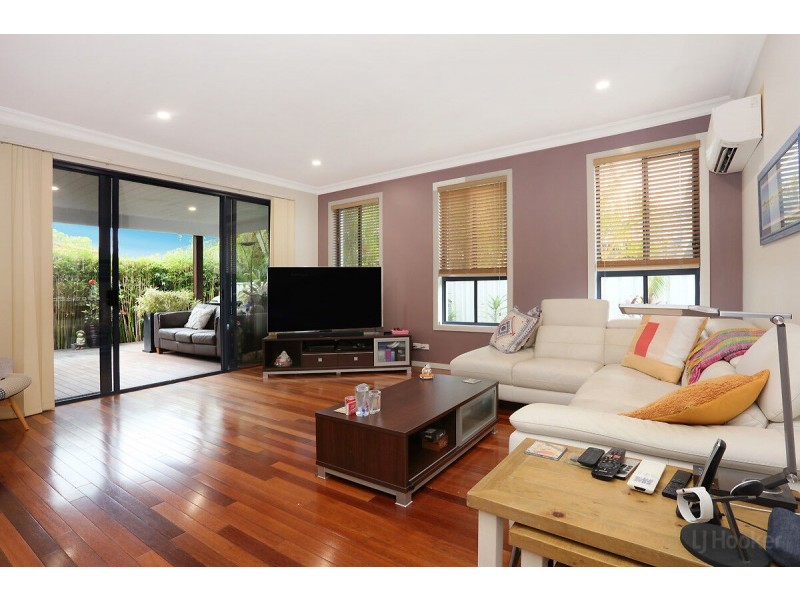 2/40 Markham Avenue, Runaway Bay QLD 4216
