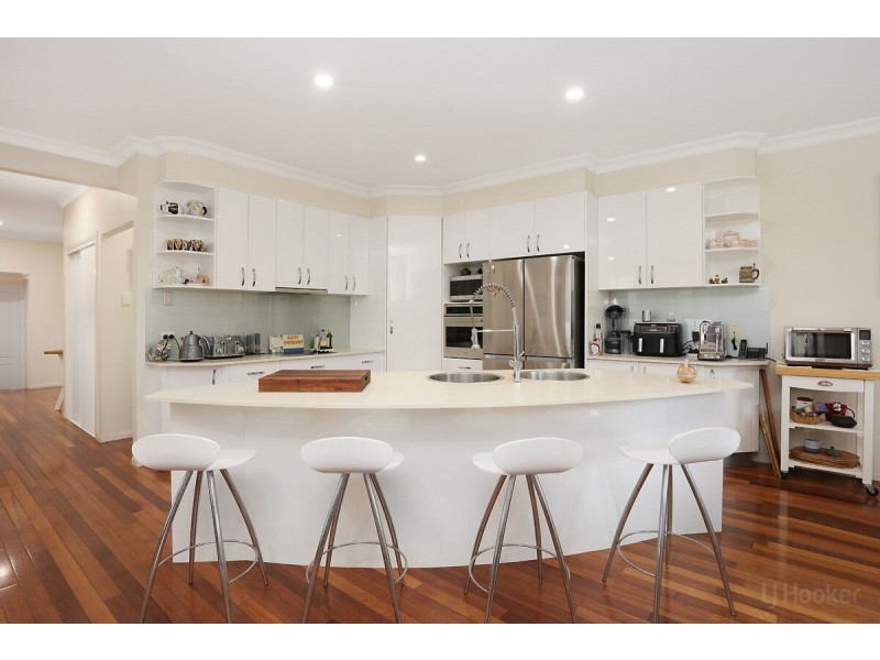 2/40 Markham Avenue, Runaway Bay QLD 4216