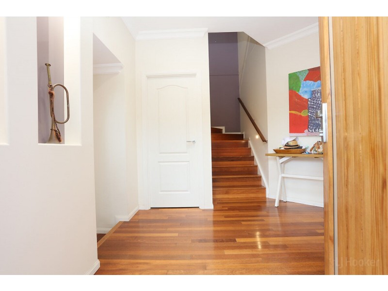 2/40 Markham Avenue, Runaway Bay QLD 4216