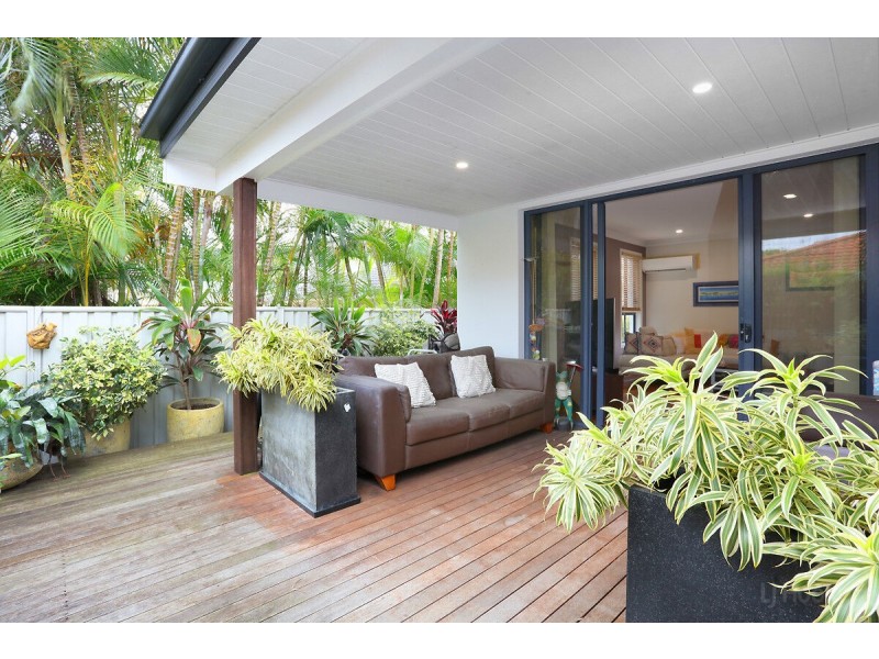 2/40 Markham Avenue, Runaway Bay QLD 4216