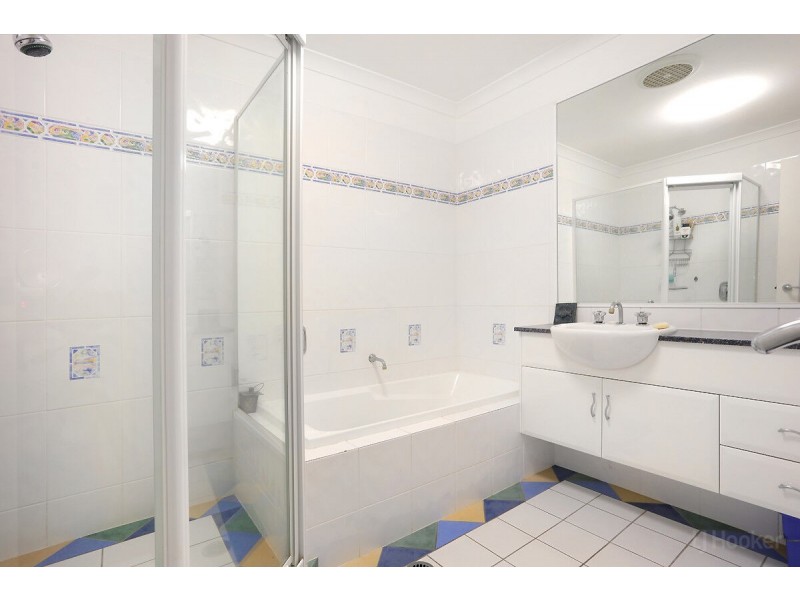 2/40 Markham Avenue, Runaway Bay QLD 4216