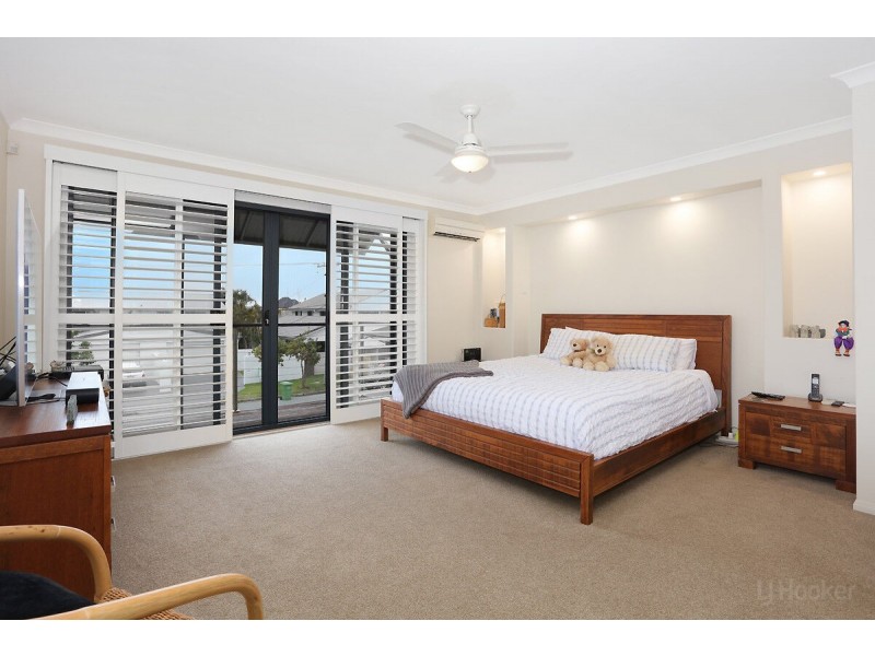 2/40 Markham Avenue, Runaway Bay QLD 4216