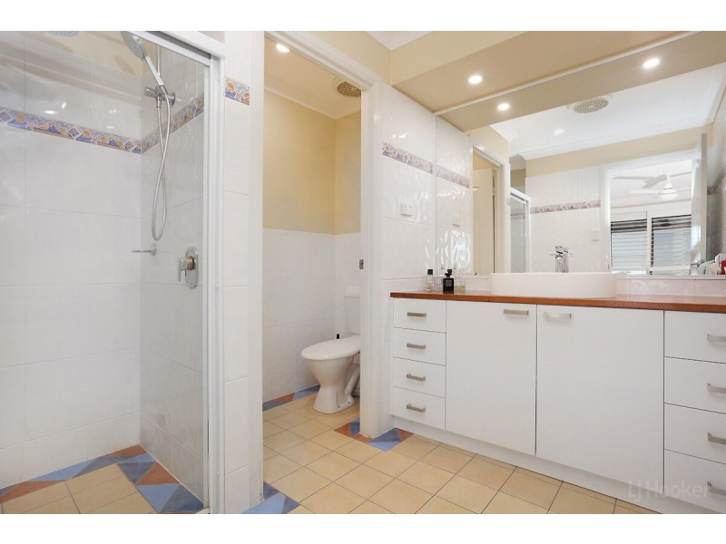 2/40 Markham Avenue, Runaway Bay QLD 4216