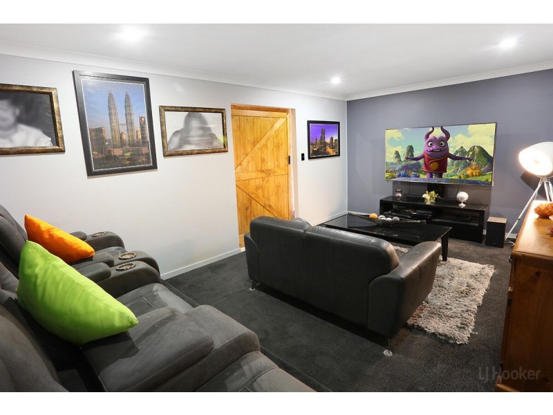 109 Oxley Drive, Paradise Point QLD 4216