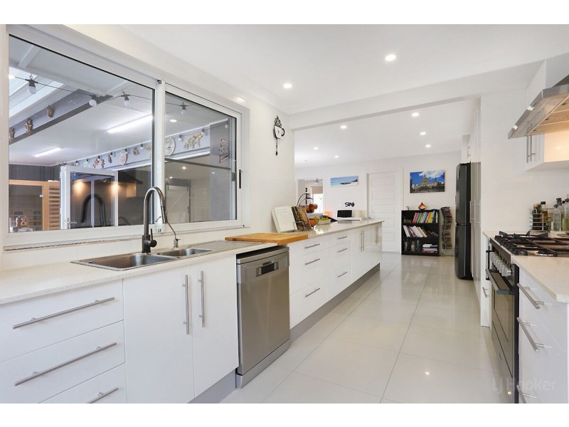 109 Oxley Drive, Paradise Point QLD 4216