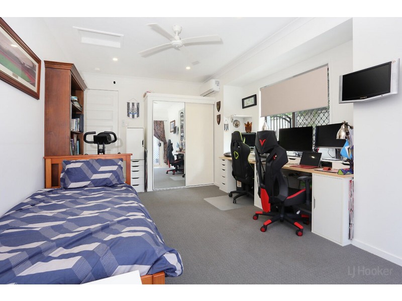 109 Oxley Drive, Paradise Point QLD 4216