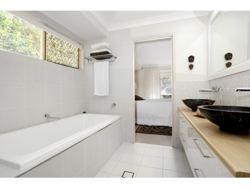 30 Nalkari Street, Coombabah QLD 4216