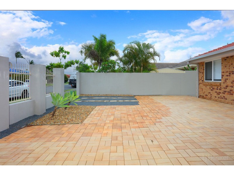 2/25 Kangaroo Avenue, Coombabah QLD 4216
